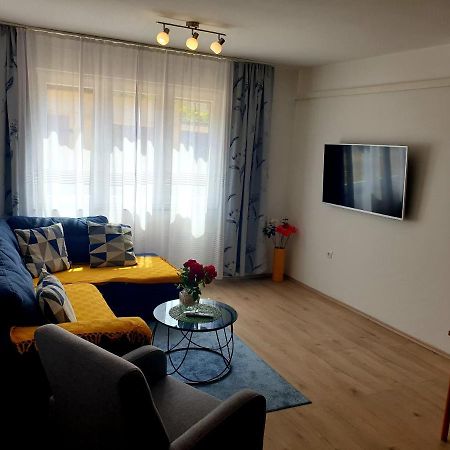 Apartment Mon Cheri-Located In A Quiet Neighbourhood Near Beaches Free Parking Póla Kültér fotó