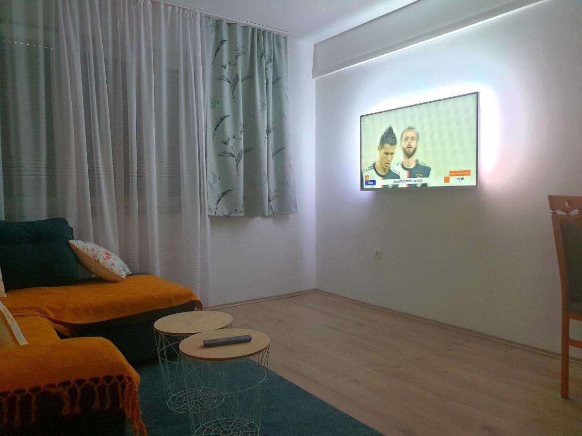 Apartment Mon Cheri-Located In A Quiet Neighbourhood Near Beaches Free Parking Póla Kültér fotó