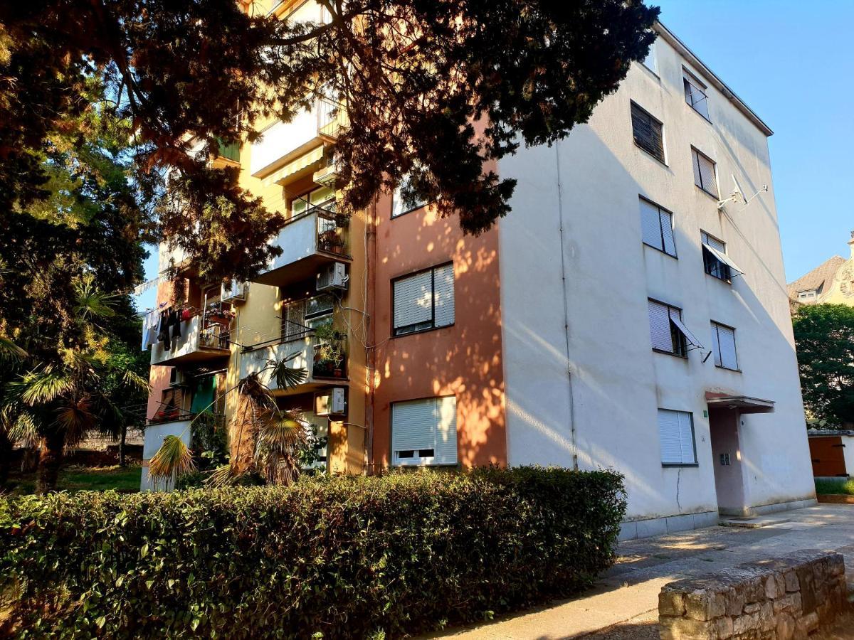 Apartment Mon Cheri-Located In A Quiet Neighbourhood Near Beaches Free Parking Póla Kültér fotó