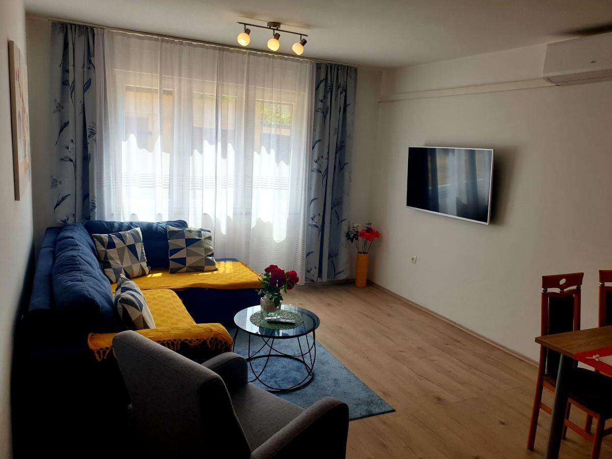 Apartment Mon Cheri-Located In A Quiet Neighbourhood Near Beaches Free Parking Póla Kültér fotó
