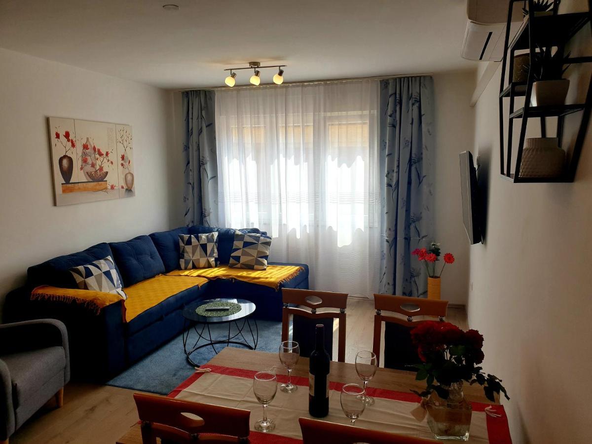 Apartment Mon Cheri-Located In A Quiet Neighbourhood Near Beaches Free Parking Póla Kültér fotó