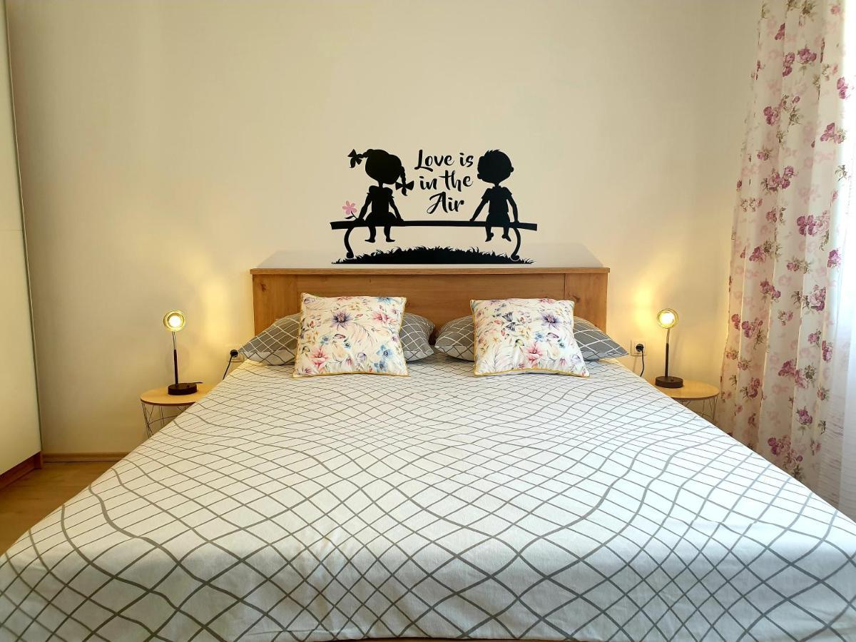 Apartment Mon Cheri-Located In A Quiet Neighbourhood Near Beaches Free Parking Póla Kültér fotó