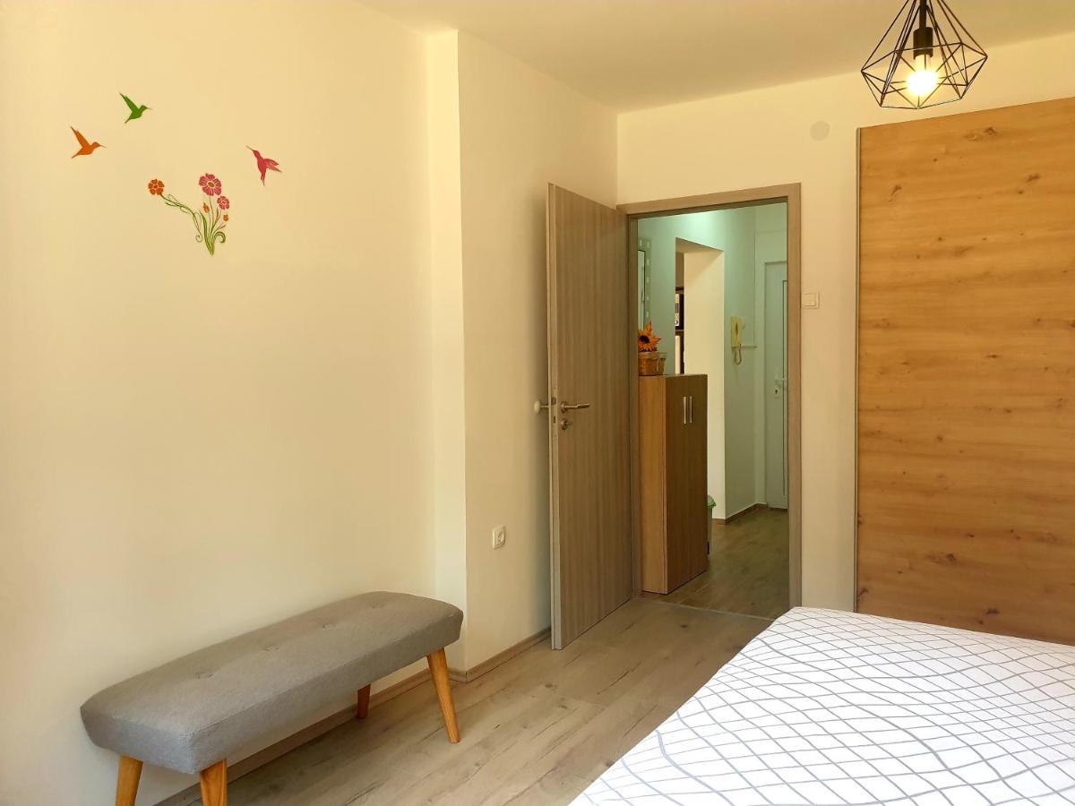 Apartment Mon Cheri-Located In A Quiet Neighbourhood Near Beaches Free Parking Póla Kültér fotó